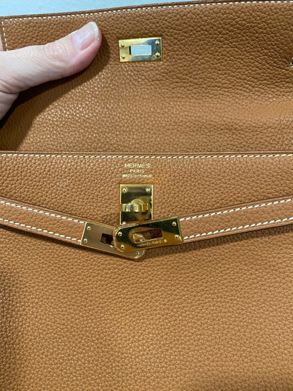 Classic Tan Leather Top-Handle Bag with Gold Hardware - Picture 7 of 15